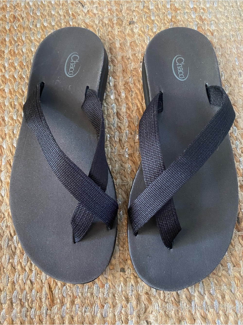 Chaco Women's Crossover Flip Flop Sandals Black Strappy Size 8 LUVSEAT Gorpcore
